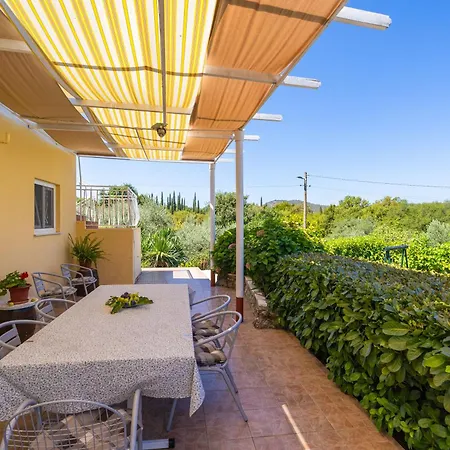 Desin Villa *