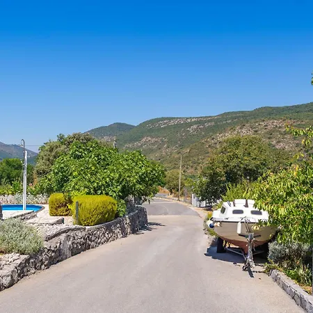 Villa Desin Molunat